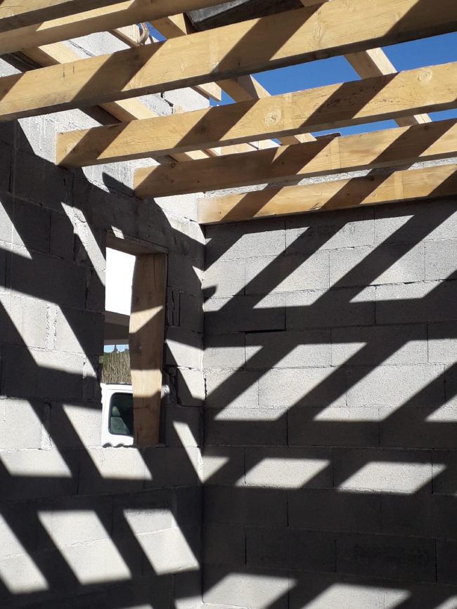 St Tropez ombre sur charpente St Tropez ombre sur charpente